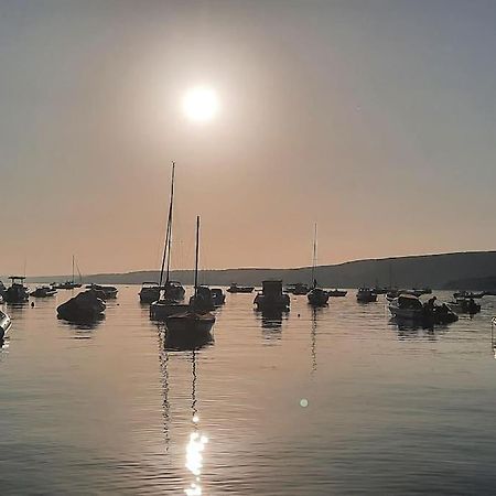 Arvonia Sleeps 7, Sea Views, Dog Friendly Villa New Quay  Exterior photo